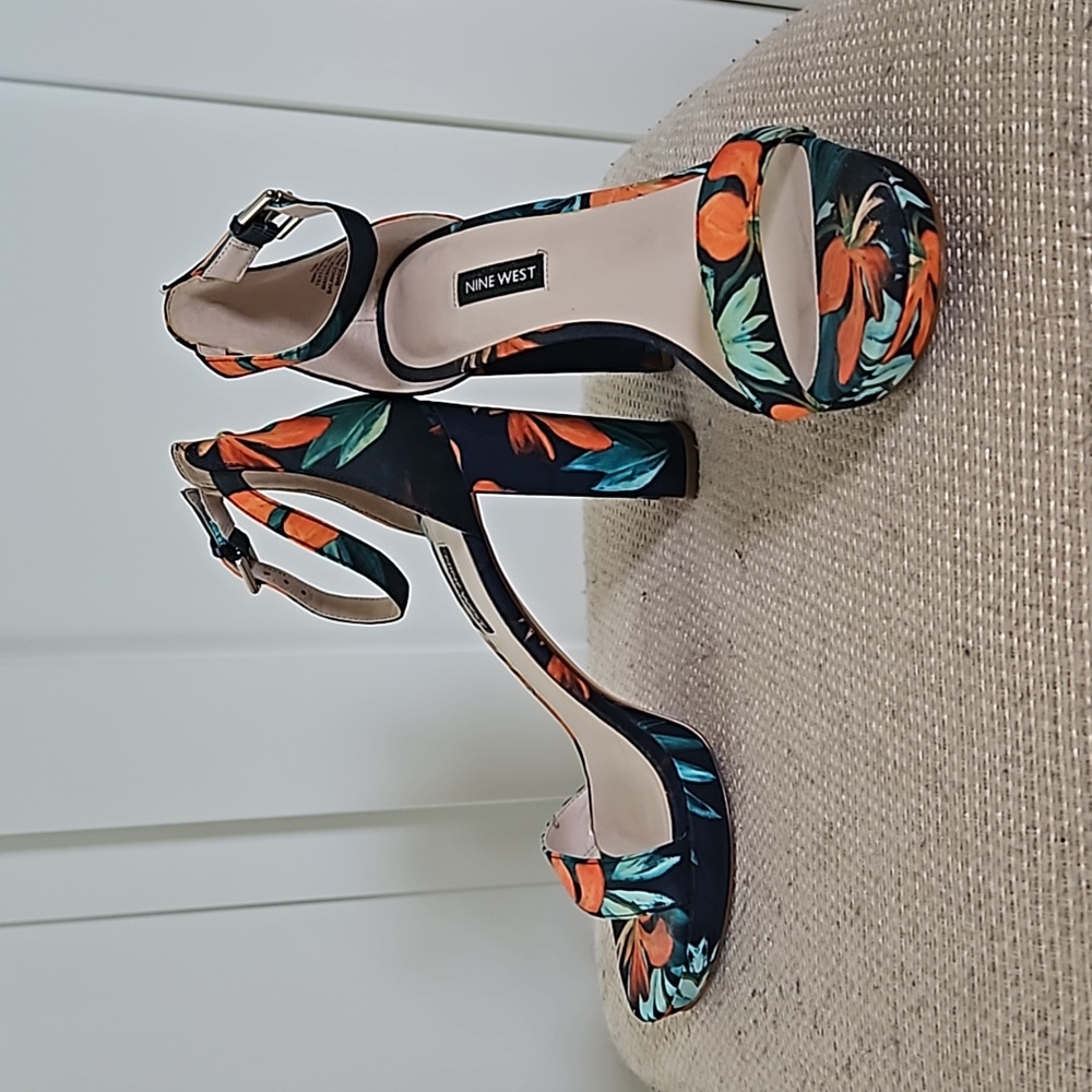 Nine West Tropical Print Heels Size 10